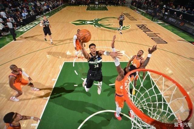 尼昂33分米切尔31+7 字母哥缺阵雄鹿惨败骑士
